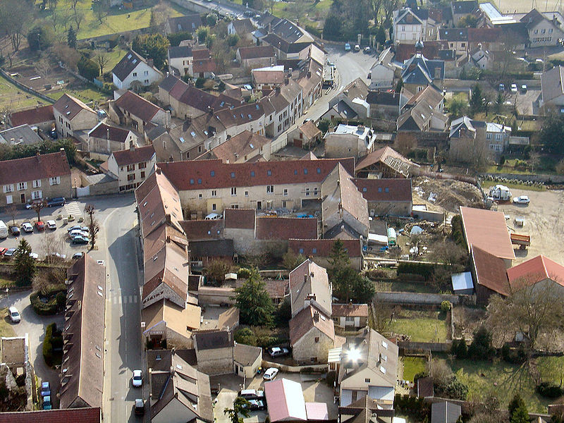 Vue aérienne de Boissy-l'Aillerie et de la vallée de la Viosne